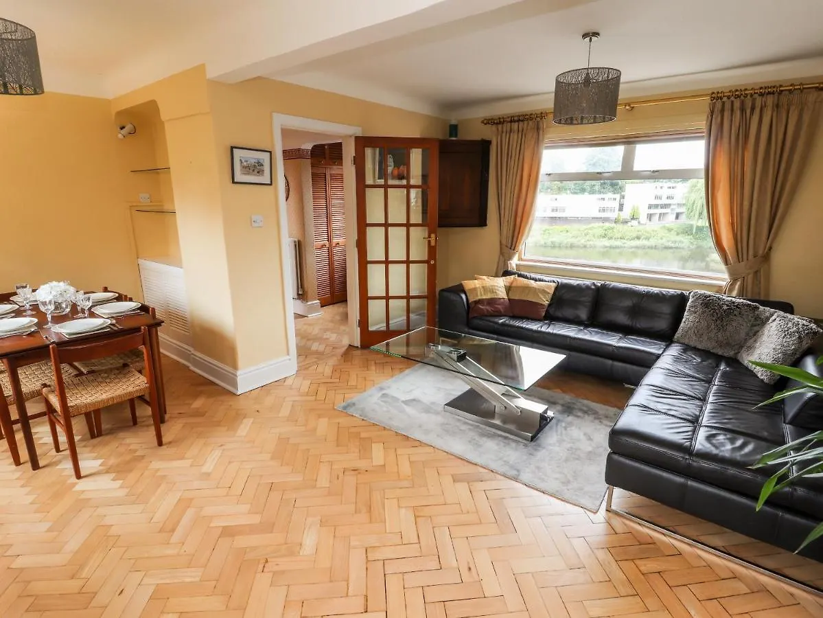 Dee Heights Penthouse Apartment Chester