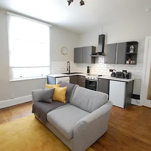 Modern One Bed Apartment, By Kipz Centre - Amazing Location & Quiet! Apartment